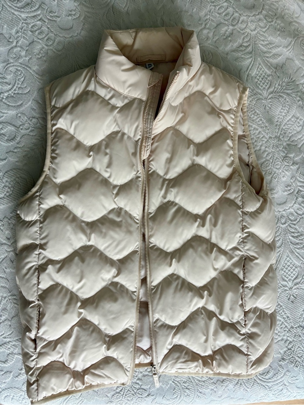 Uniqlo Cream Quilted Puffer Vest